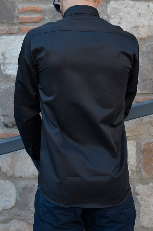 Siyah Slim-Fit Erkek Gömlek Siyah Slim-Fit Erkek Gömlek
