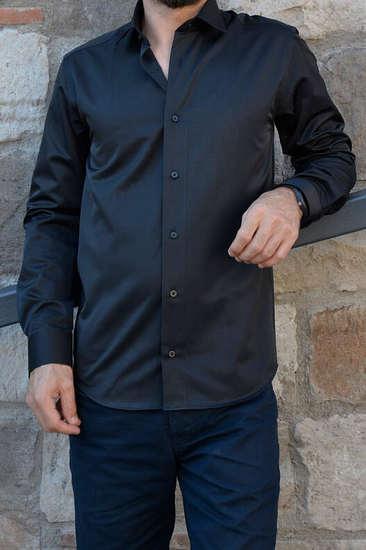 Siyah Slim-Fit Erkek Gömlek Siyah Slim-Fit Erkek Gömlek