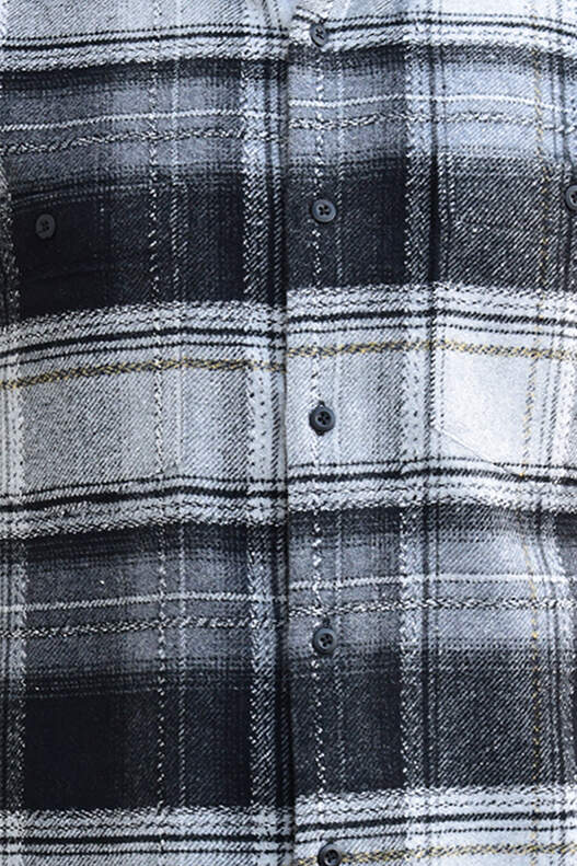 Gri Tonlarında Ekose Oduncu